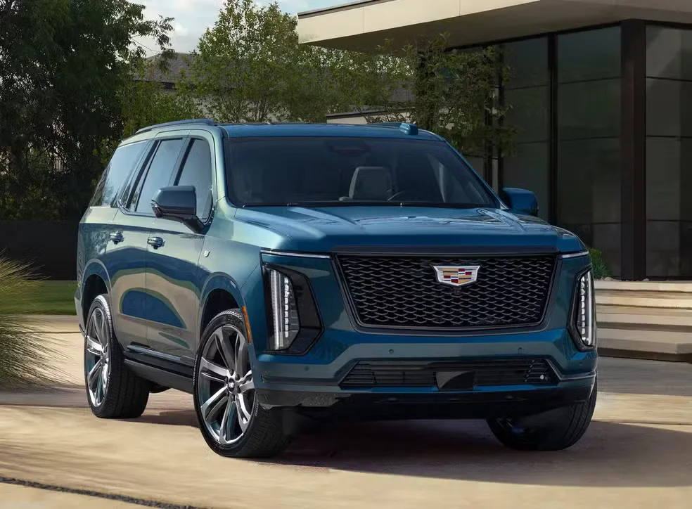 Cadillac Escalade de Deolane Bezerra chama atenção após apreensão em operação policial